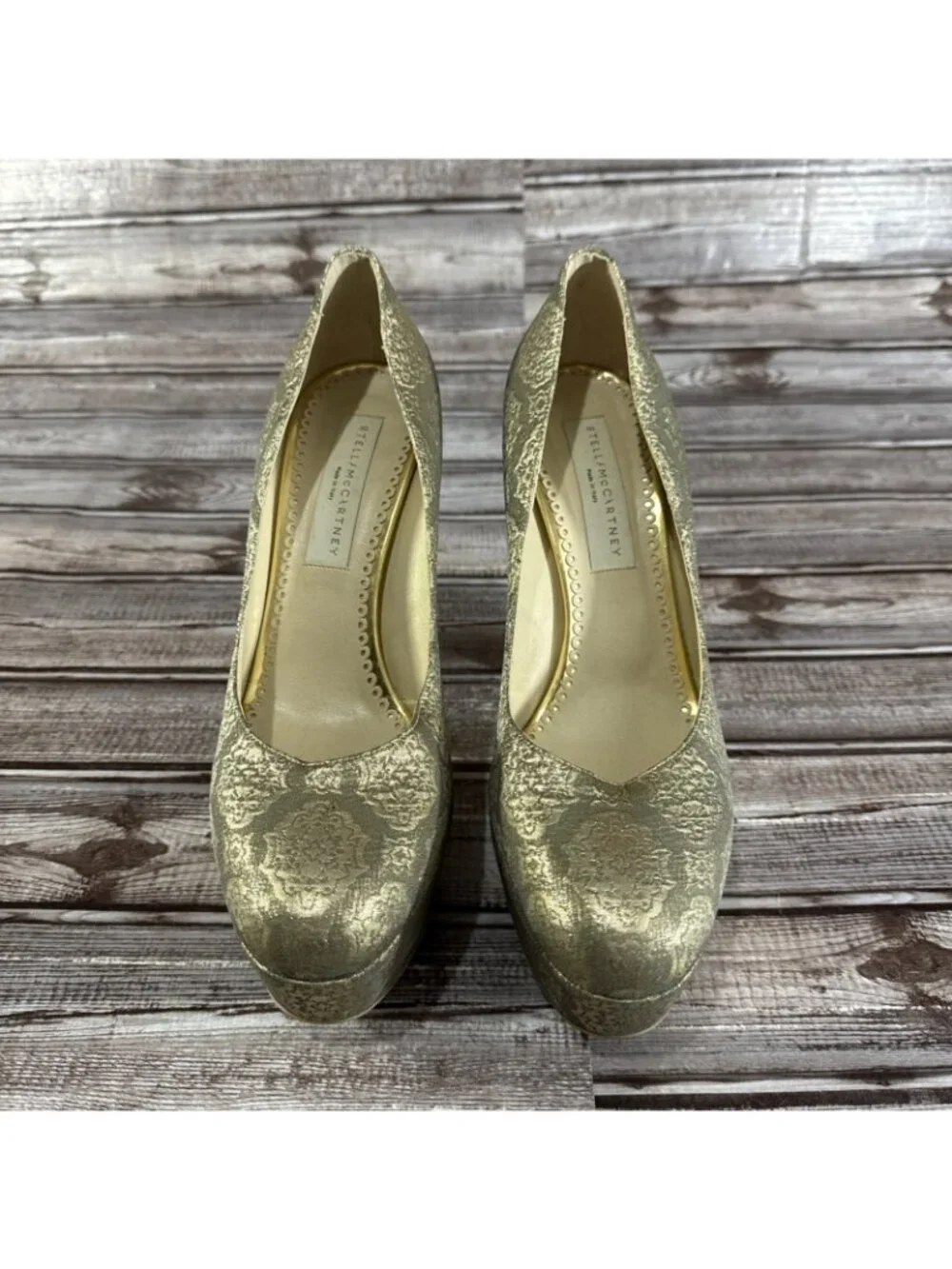 Stella McCartney Gold Metalic Brocade Platform Pumps Size 38.5 mspr $975 Italy